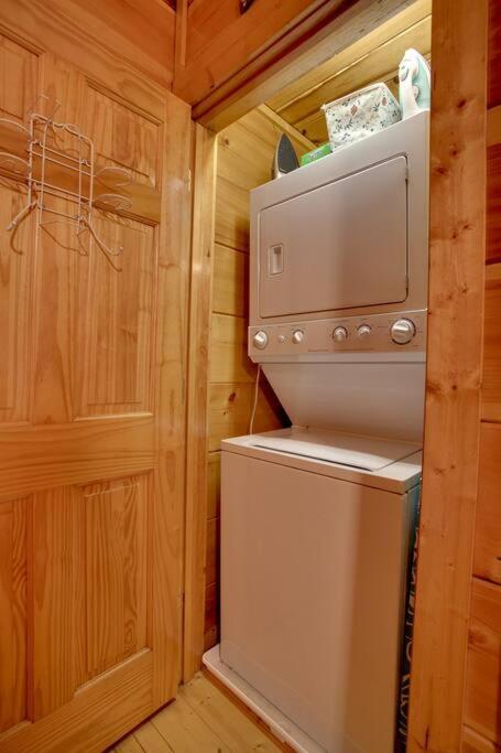Brave Eagle Cabin Севьервилл Номер фото